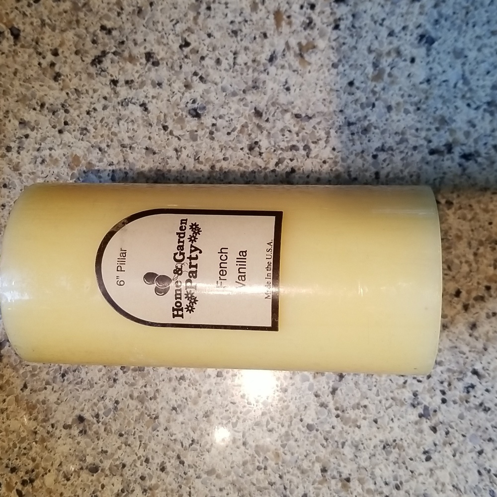 Home & Garden NWTS creamy pillar